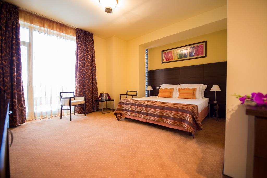 Imago Boutique Hotel Mamaia Extérieur photo