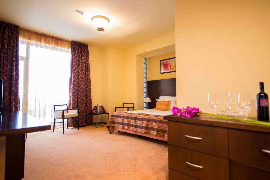 Imago Boutique Hotel Mamaia Extérieur photo