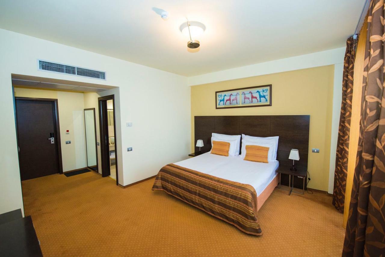 Imago Boutique Hotel Mamaia Extérieur photo