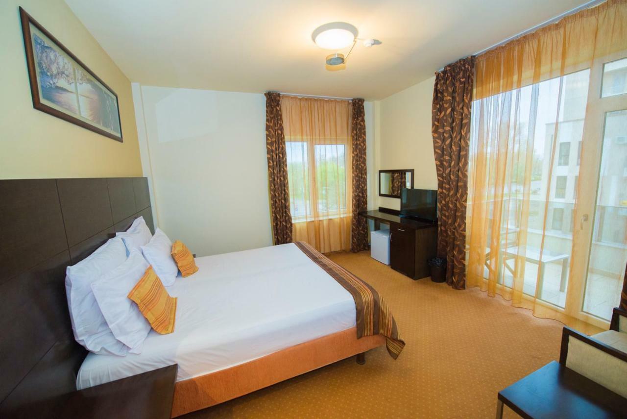 Imago Boutique Hotel Mamaia Extérieur photo