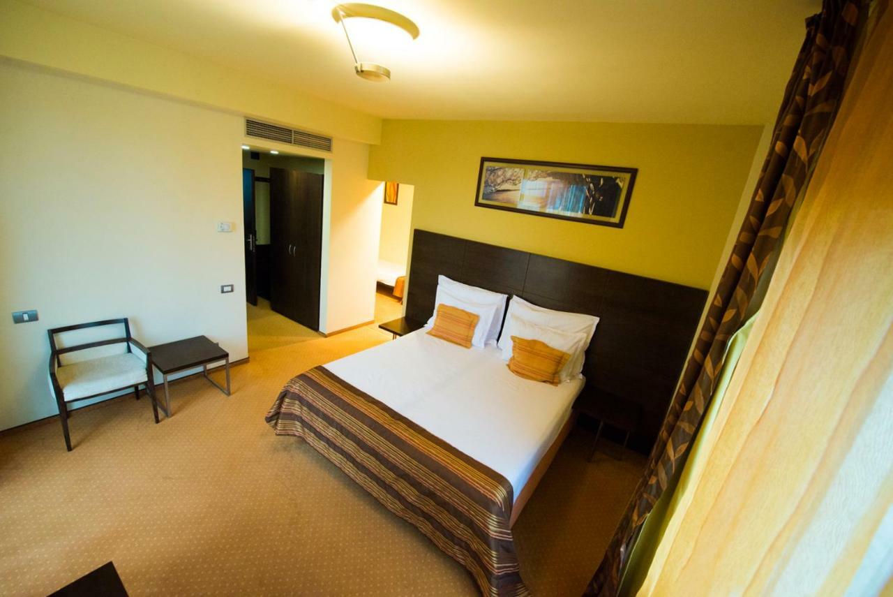Imago Boutique Hotel Mamaia Extérieur photo